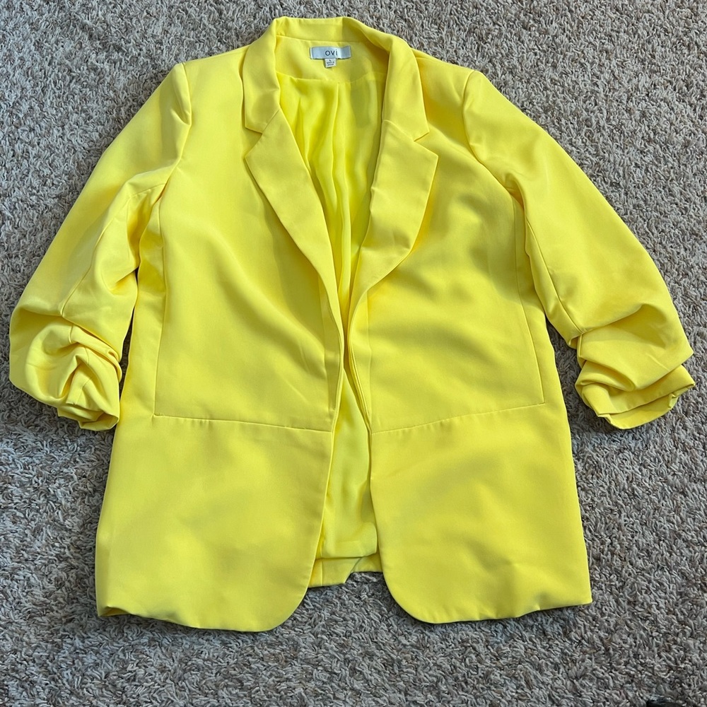 OVI yellow blazer